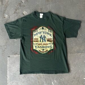 Vintage New York Yankees Graphic T-Shirt